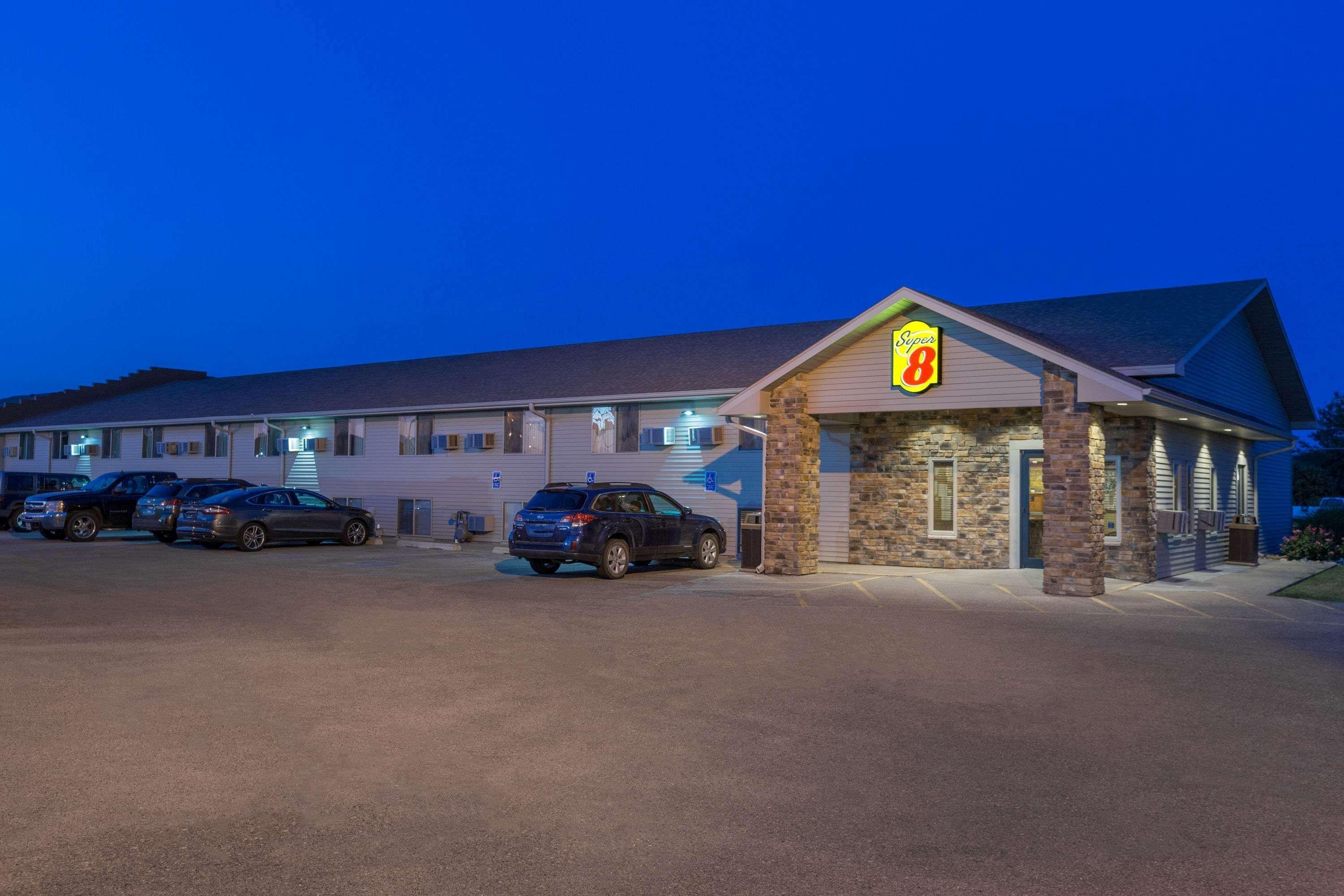 Super 8 By Wyndham Kearney Motel Ngoại thất bức ảnh